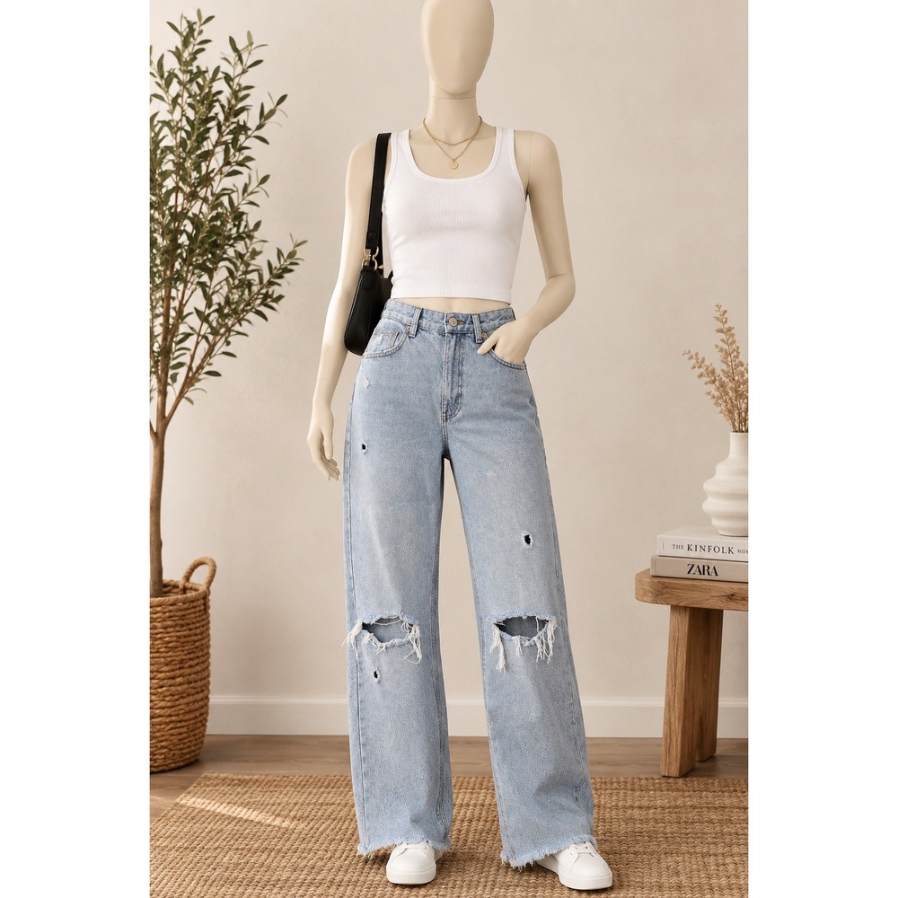 Zara Women's Size 6 Light Wash Distressed Ripped High Rise Straight Leg Jeans